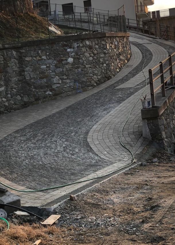 pavimentazione vialetto salita